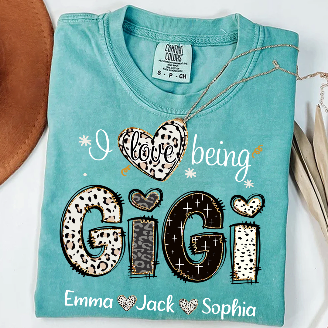 Comfort Colors® I love being Gigi Bible Style Gift For Grandma And Grandkids Names And Grandkids T-Shirt