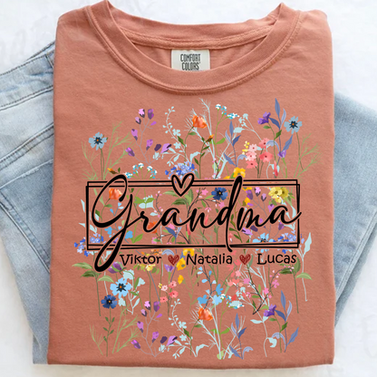 Comfort Colors® Grandma Heart Wildflower And Grandkids Shirt – Personalized Grandmother T-Shirt with Grandkids' Names – Cute Floral Grandma Gift for Grandma, Mother's Day, Birthday