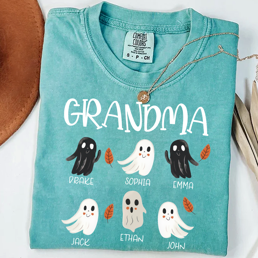 Comfort Colors® Grandma Ghosts Halloween And Grandkids T-Shirt