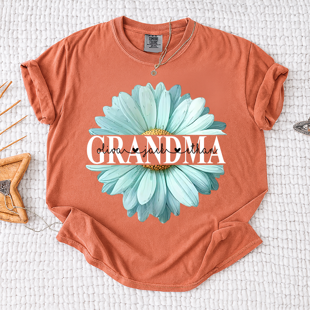 Comfort Colors® Personalized Grandma Flower Daisy Shirt with Kids Names, Custom Daisy Floral Grandma Nana Mimi T-Shirt, Meaningful Gift for Mother’s Day Birthday