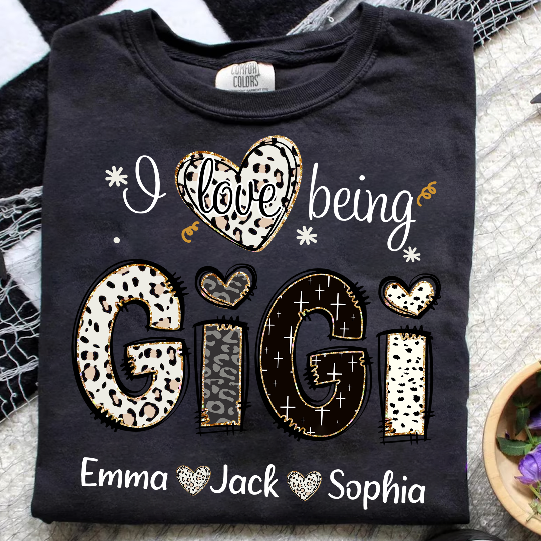 Comfort Colors® I love being Gigi Bible Style Gift For Grandma And Grandkids Names And Grandkids T-Shirt