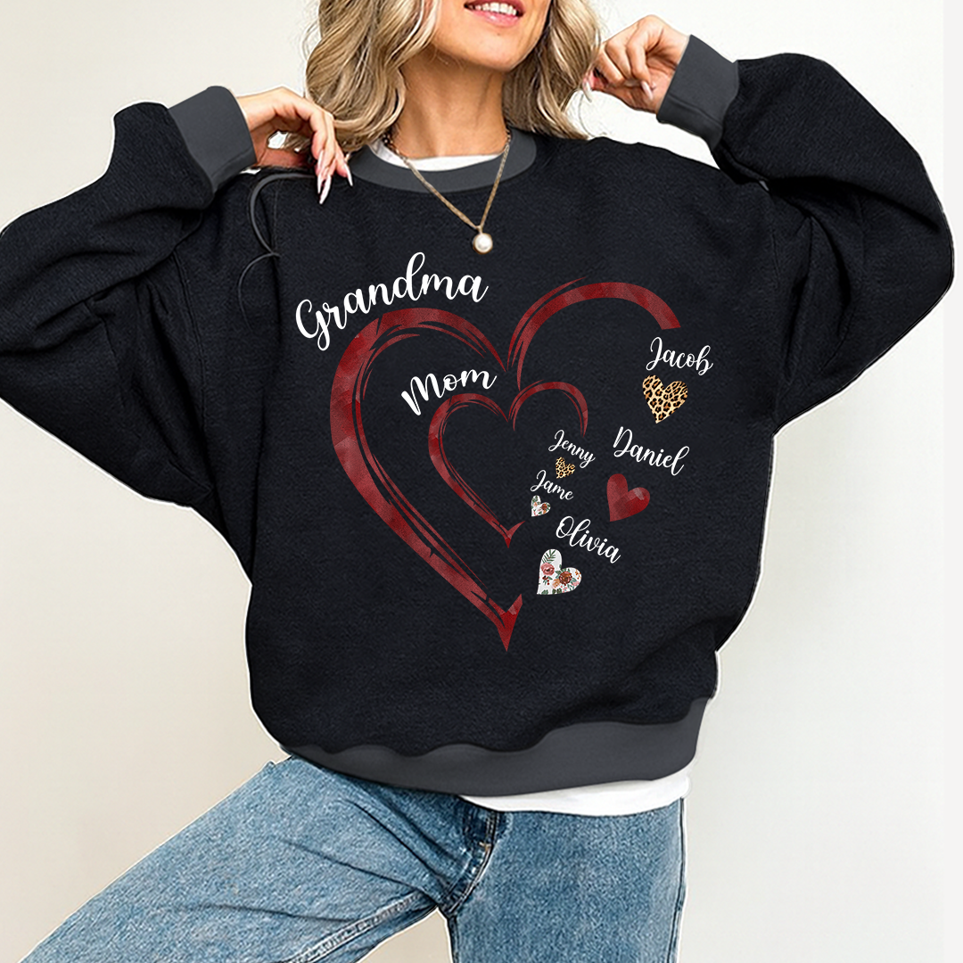 Personalized Mom and Grandma Heart Sweatshirt – Custom Grandkids Name Sweater – Cozy Christmas Gift for Grandma, Gigi, Nana, Mimi