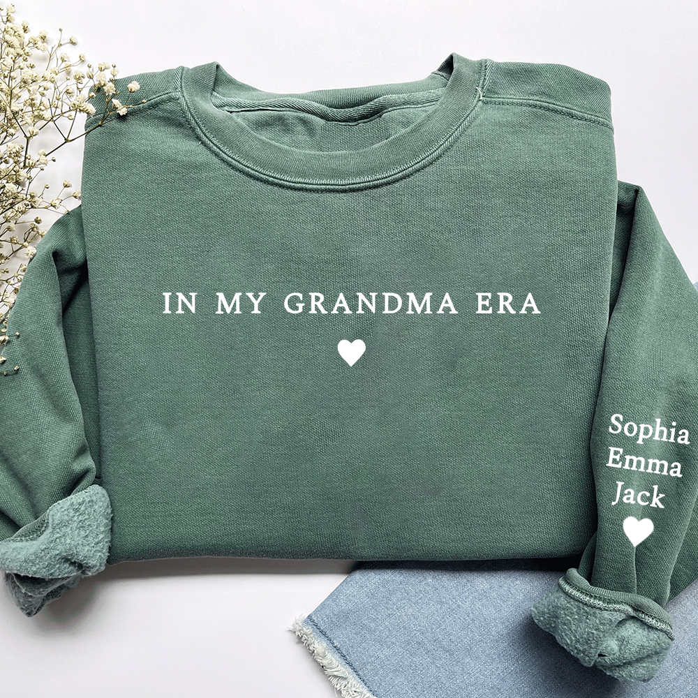 In My Grandma Era Shirt, Nana Gift, Gift For Grandma And Grandkids Merry Christmas Sweatshirt