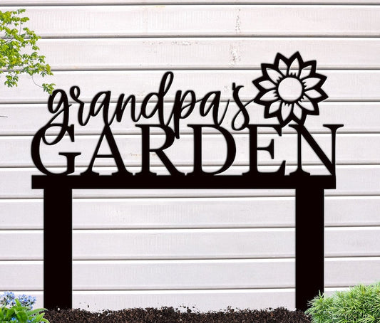 Custom Metal Garden Sign | Outdoor Decorative Yard Sign with Stake | Personalized Gifts for Grandma, Grandpa, Mom, Dad, Aunts and Uncles