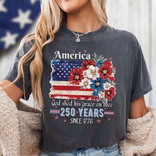 Comfort Colors Vintage America 250 Years Graphic Tee for Women, Patriotic Floral American Flag Shirt, Independence Day USA Apparel