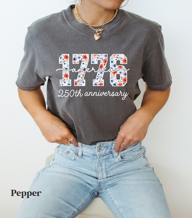 Comfort Colors America 1776 Shirt, 250th Anniversary Floral Graphic Tee, Patriotic Fourth of July Apparel for Women