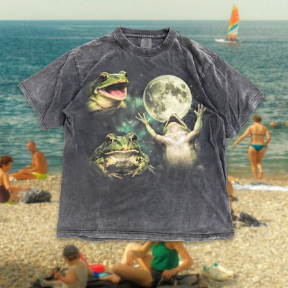 The Vintage Frogs Moon Graphic Tee - Quirky Gift for Friend