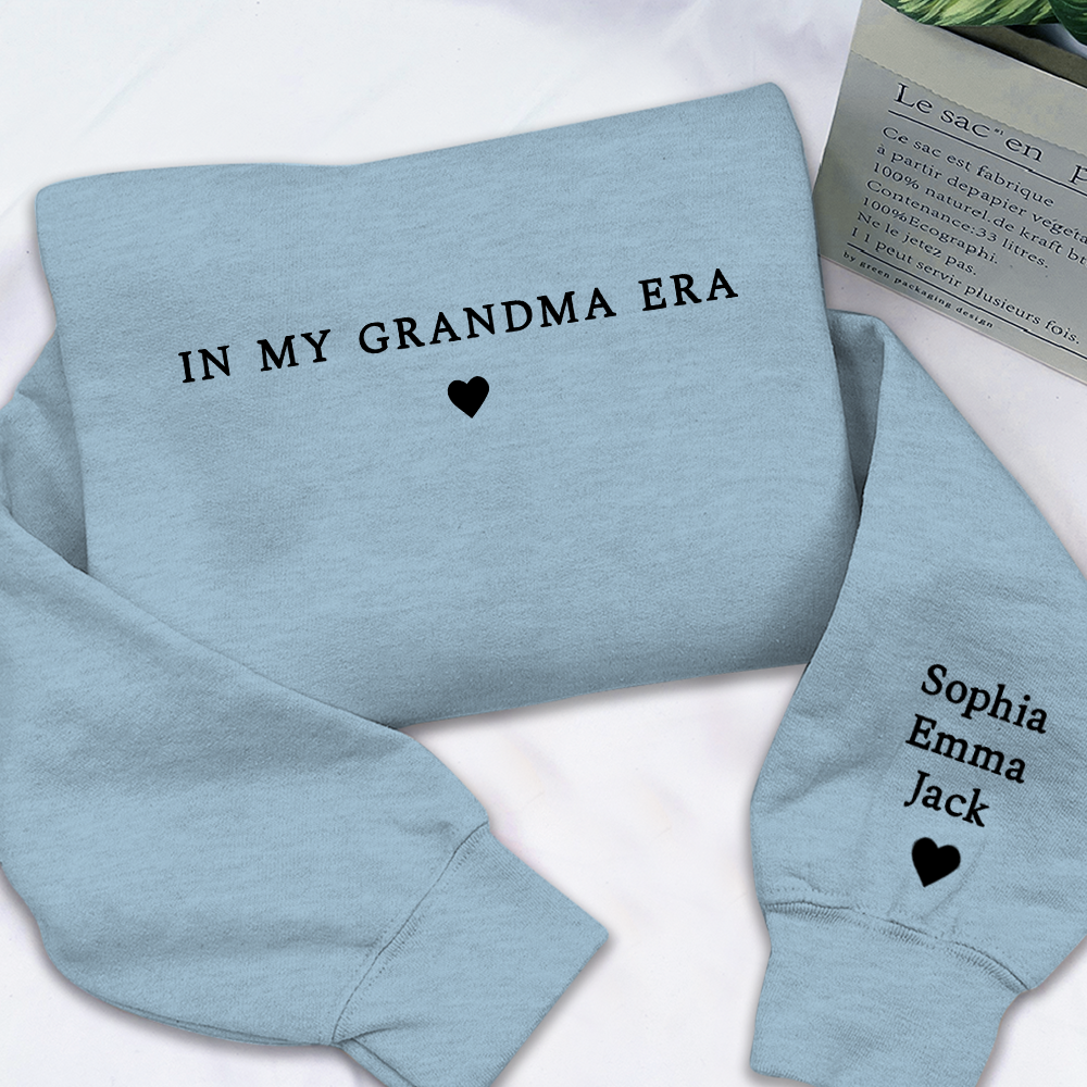 In My Grandma Era Shirt, Nana Gift, Gift For Grandma And Grandkids Merry Christmas Sweatshirt