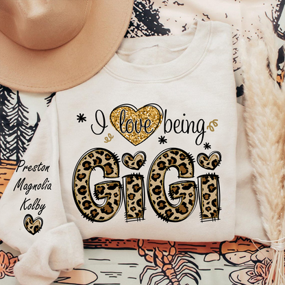 Custom Grandma Leopard Sweatshirt – Personalized I Love Being Gigi with Grandchildren’s Names Hoodie, Ideal Christmas Gift