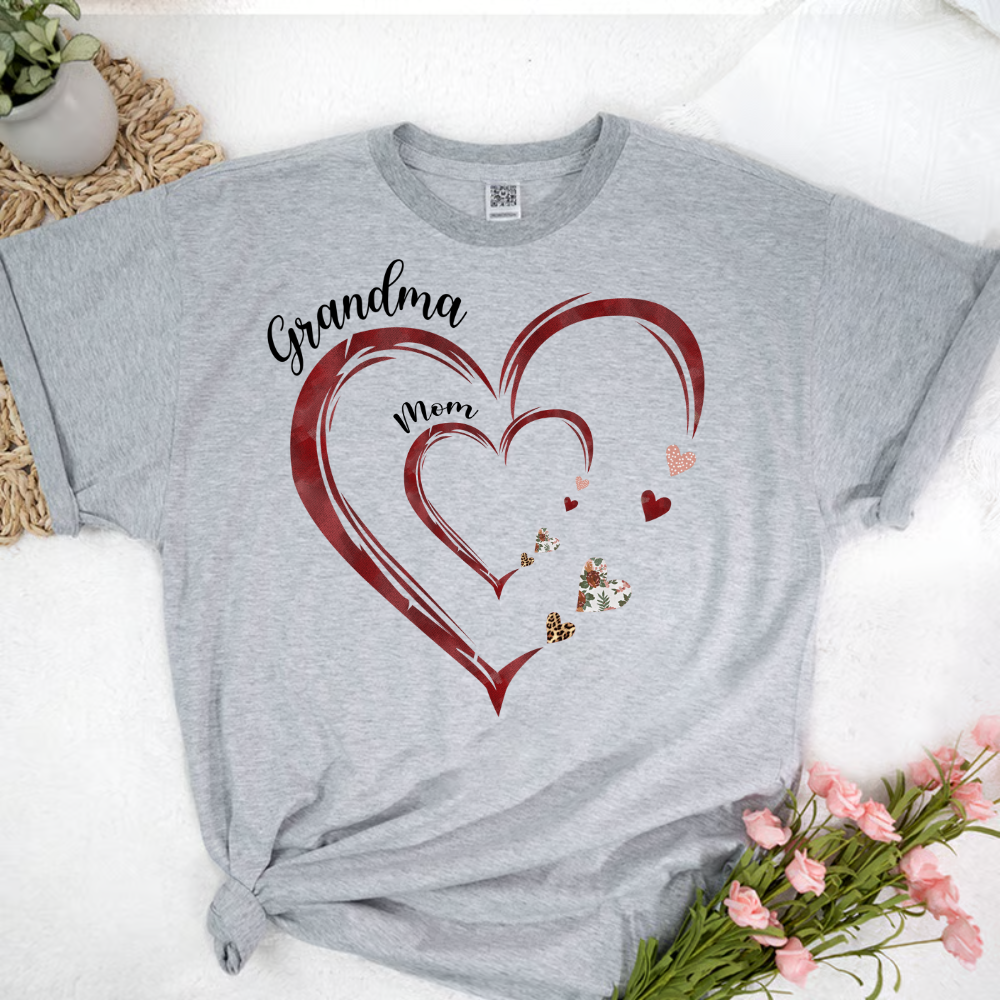 Personalized Mom And Grandma Heart Sweatshirt – Custom Grandma, Mimi, Gigi Sweatshirt with Kids’ Names, Perfect Gift for Mothers & Grandmas
