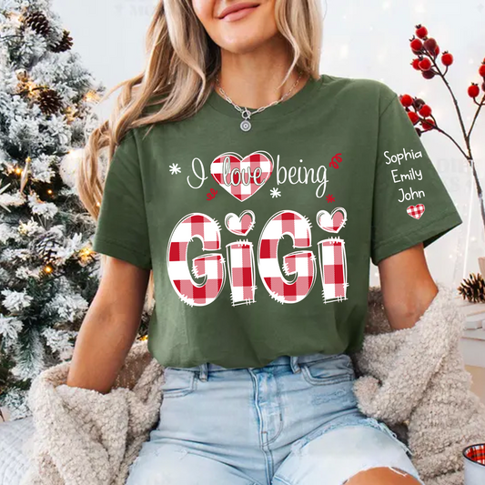 I love being Grandma Buffalo Plaid And Grandkids 2024 T-Shirt