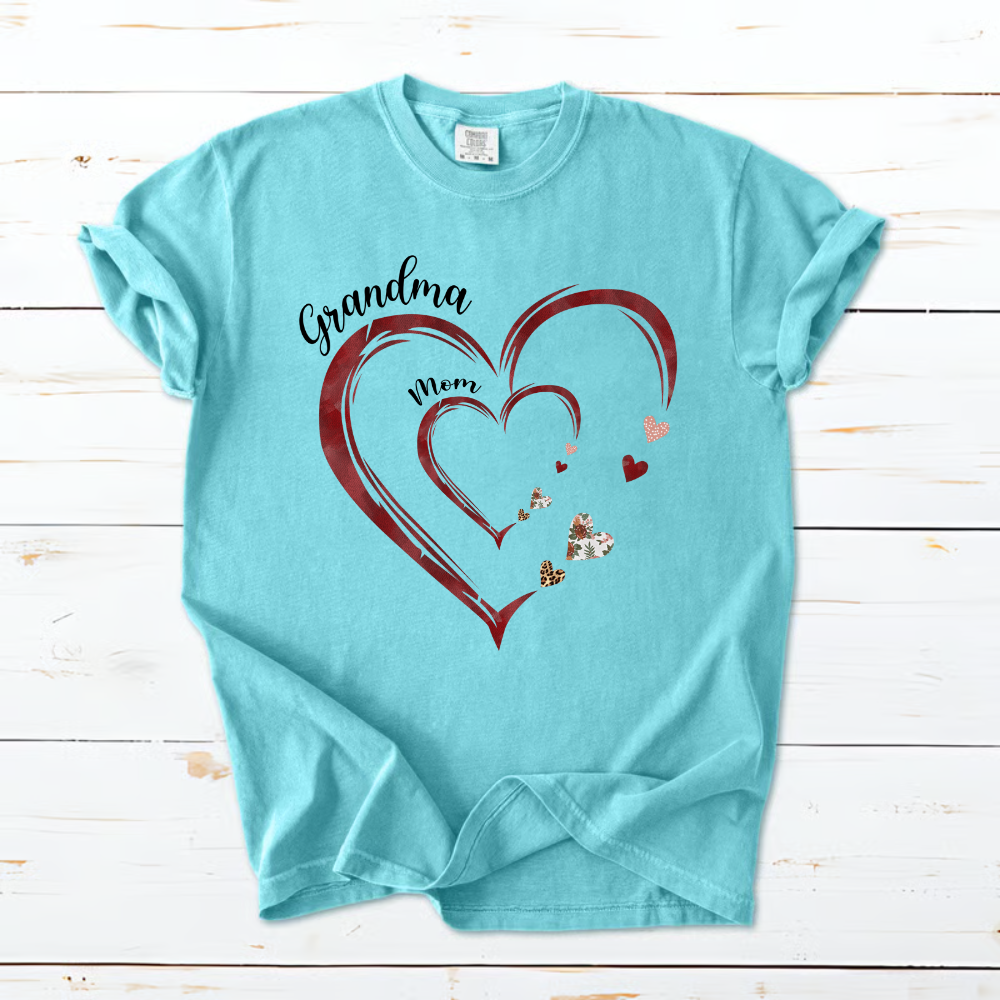 Personalized Mom And Grandma Heart Sweatshirt – Custom Grandma, Mimi, Gigi Sweatshirt with Kids’ Names, Perfect Gift for Mothers & Grandmas