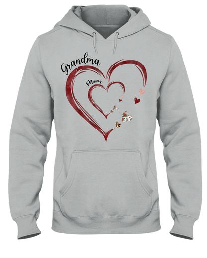 Personalized Mom And Grandma Heart Sweatshirt – Custom Grandma, Mimi, Gigi Sweatshirt with Kids’ Names, Perfect Gift for Mothers & Grandmas