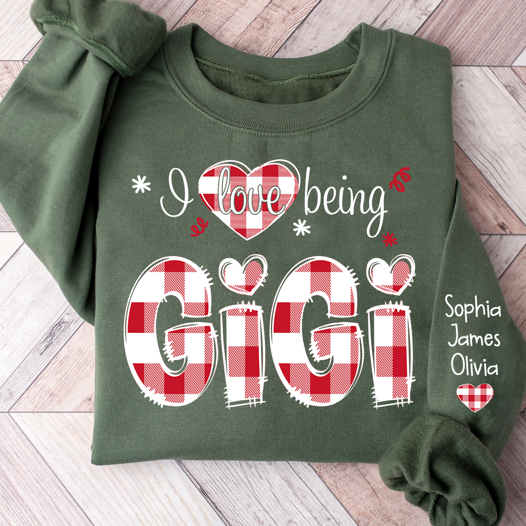 I love being Grandma Buffalo Plaid And Grandkids 2024 T-Shirt