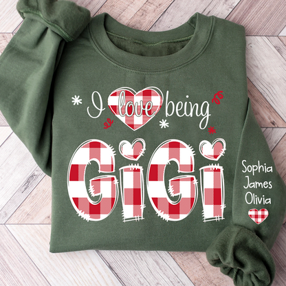 I love being Grandma Buffalo Plaid And Grandkids 2024 T-Shirt