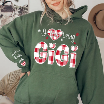 I love being Grandma Buffalo Plaid And Grandkids 2024 T-Shirt