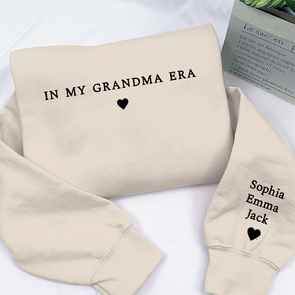 In My Grandma Era Shirt, Nana Gift, Gift For Grandma And Grandkids Merry Christmas Sweatshirt