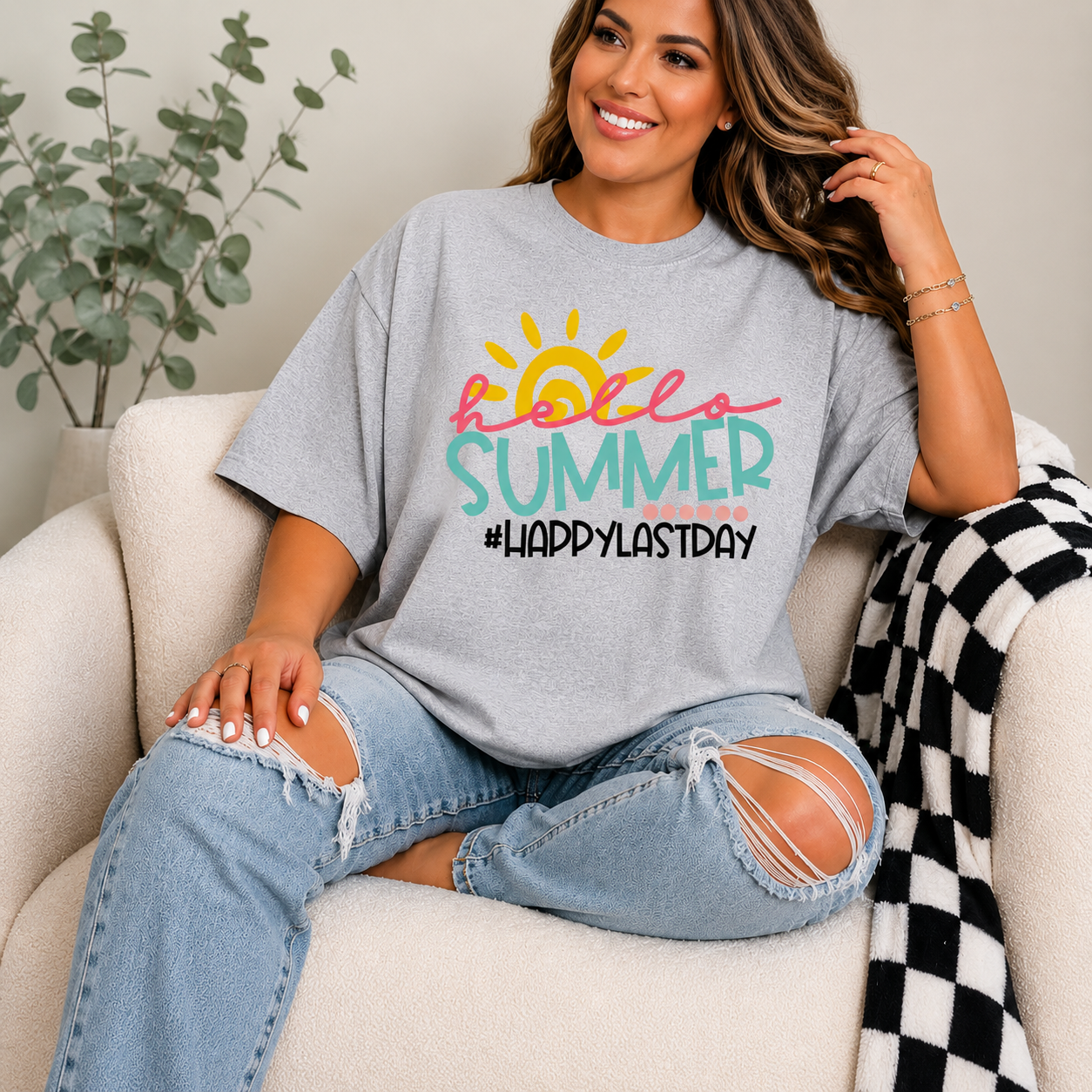 The Hello Summer #HappyLastDay Graphic TShirt