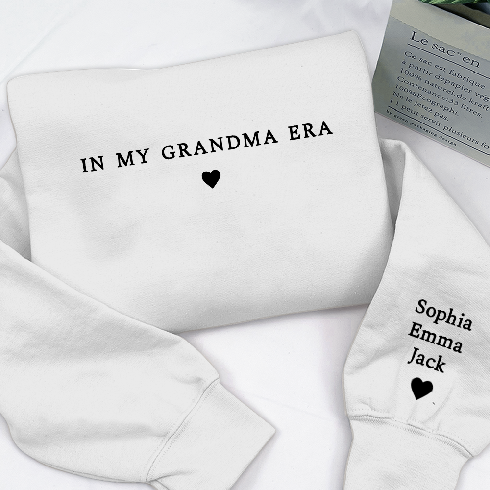 In My Grandma Era Shirt, Nana Gift, Gift For Grandma And Grandkids Merry Christmas Sweatshirt